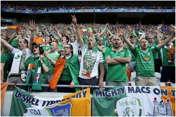 Irish football fans are going to be honoured by Mayor of Paris