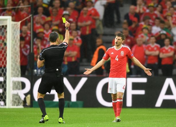 ben-davies-faces-criticism-for-his-performance-in-uefa-champions-league